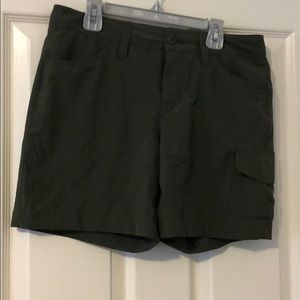 Eddie Bauer green hiking shorts! EUC